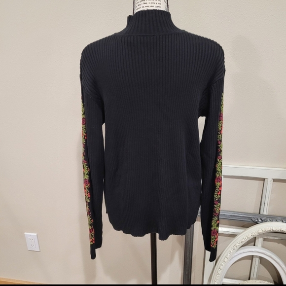 Boho Ribbed Mock Neck Sweater Women's SZ XL black /embroidery detailed sleeves - Picture 6 of 12